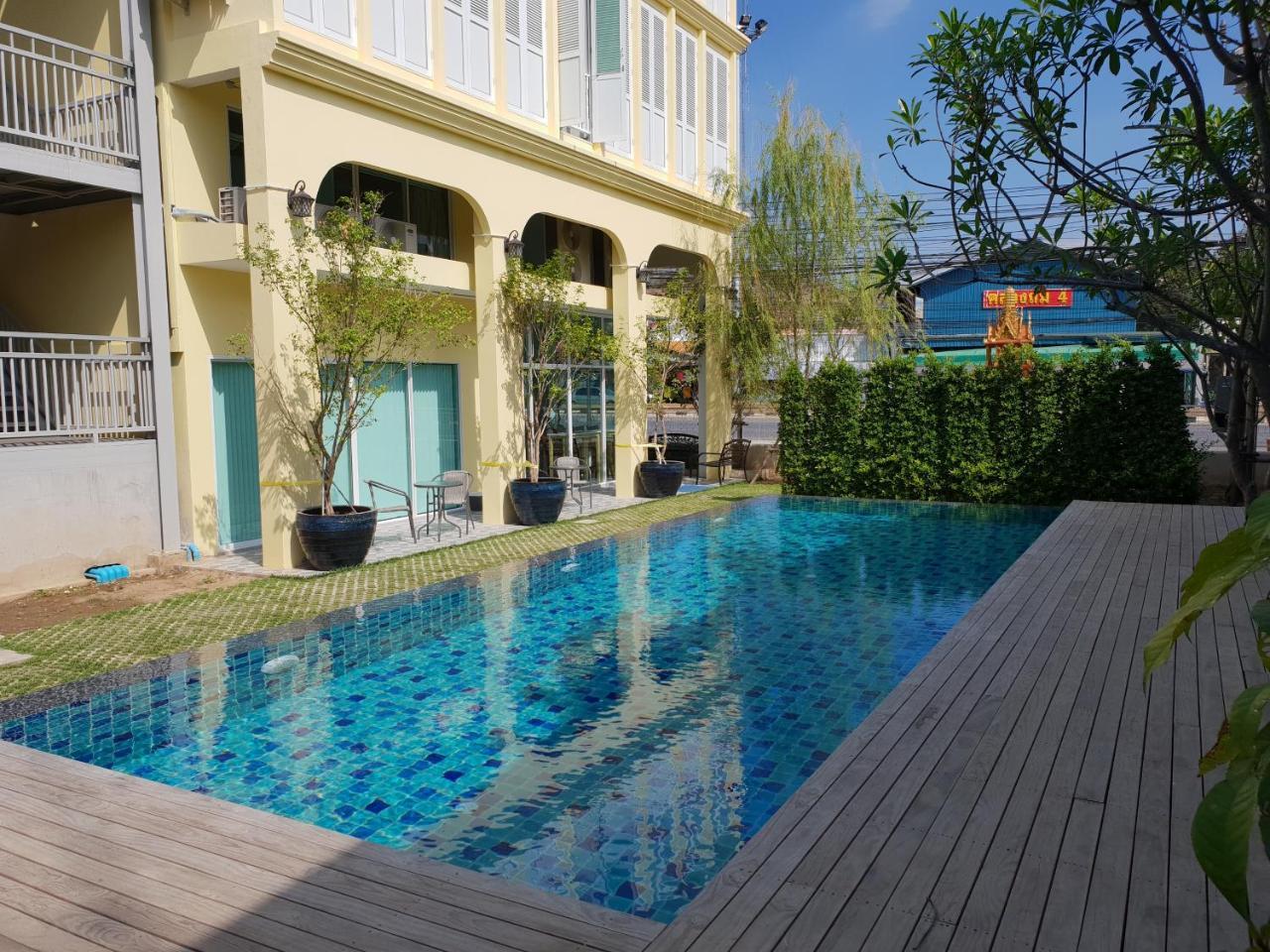 Latima Boutique Hostel Kanchanaburi Exterior foto