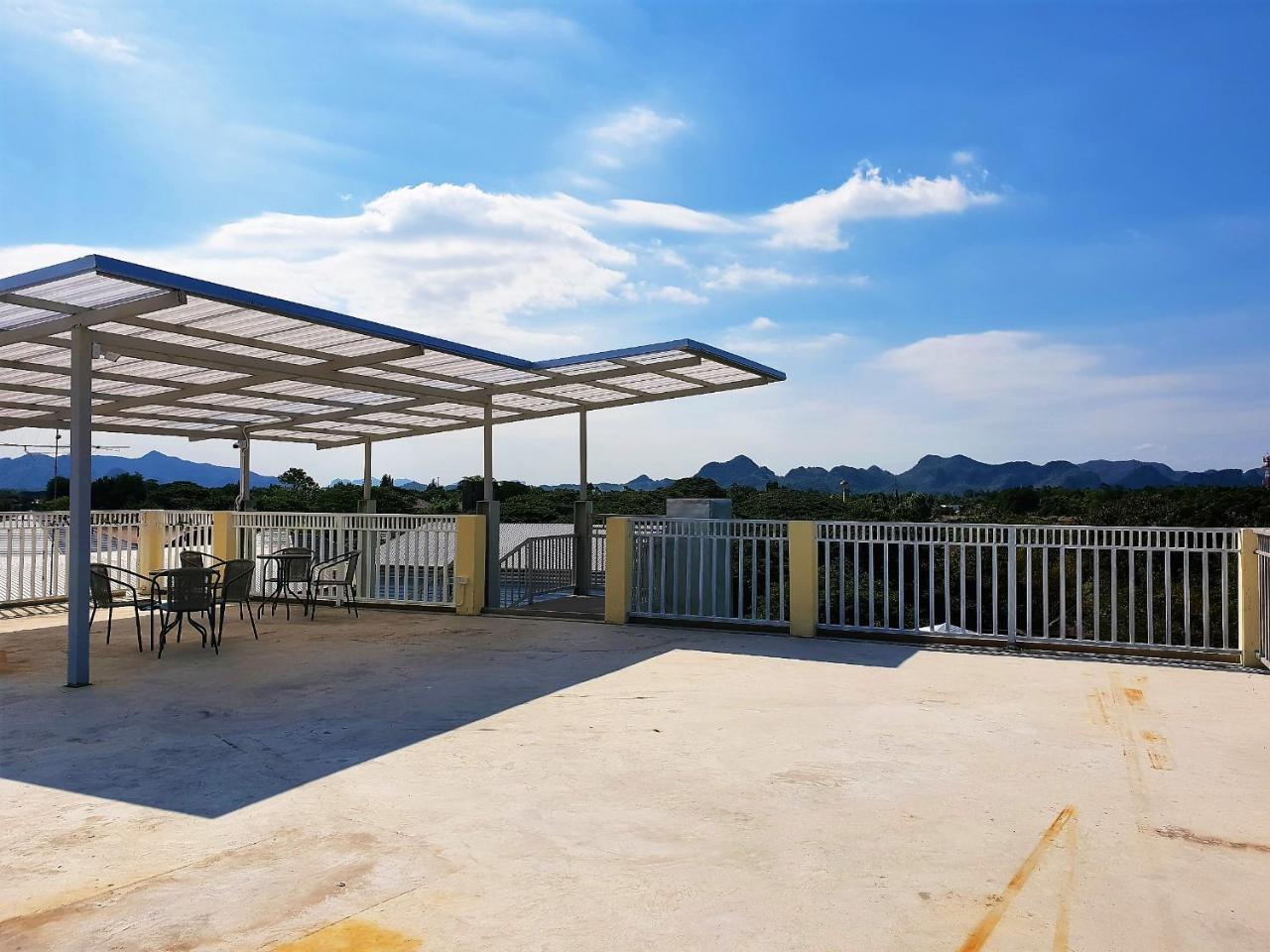 Latima Boutique Hostel Kanchanaburi Exterior foto